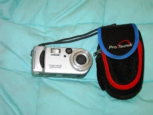 PER COLLEZIONE FOTOCAMERA SONY DSC-P71  FUNZIONANTE - Foto 1 di 3