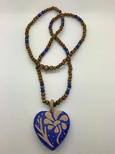 COLLAR AZUL CORAZÓN FLOR Cuentas y Madera Pintada a Mano Hecho a Mano Damas MN5 - Imagen 1 de 1