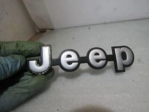 Jeep Cherokee XJ pre-facelift portellone jeep metallo distintivo logo scritta - Foto 1 di 5