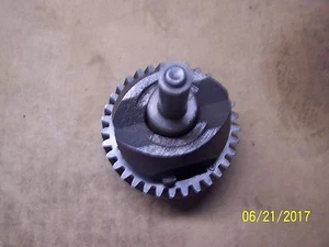 INTERNATIONAL FARMALL 140,240,340,404,424,444 GOVERNOR - Picture 1 of 3