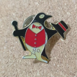 Tuxedo Penduin With Hat And Cane Mossouri MO Lapel Pin Back - Picture 1 of 3
