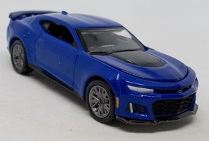 Auto World Deep Blue Chevy Camaro ZR1 Loose Diecast 1:64 R2 2021 Open Hood  - Picture 1 of 6