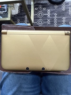 The Legend of Zelda A Link Between Worlds Limited Edition Nintendo 3DS XL  - Image 1 of 4