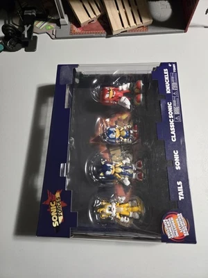 Paquete de figuras de acción Tomy Sonic Forces con litografías exclusivas de arte de juego Foto 1 de 4