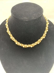 Trifari Necklace Gold Laurel Leaves And Pearl RARE Vintage 1960’s - Picture 1 of 2