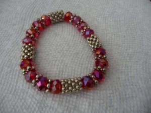 RED AB CRYSTAL BEADS W SILVER TONE SPACERS STRETCH BRACLET #26/15K - Picture 1 of 3