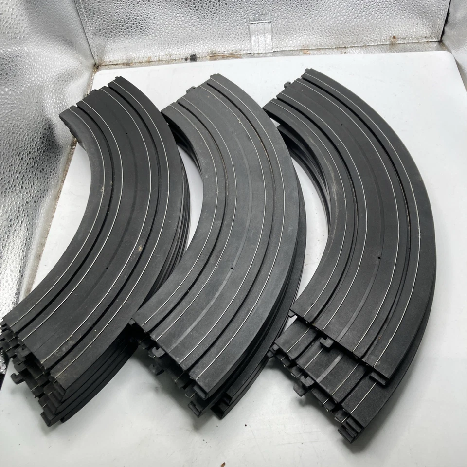 ¿Realista? Coche Ranura HO 9” Pista Curva. 14 piezas. Foto 1 de 4