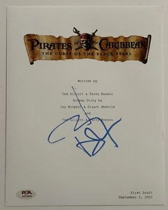GUIÓN DE PELÍCULA FIRMADO POR JOHNNY DEPP PIRATAS DEL CARIBE AUTÓGRAFO CERTIFICADO DE AUTENTICIDAD PSA - Imagen 1 de 2