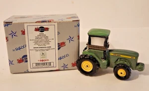 Caja de baratija con bisagras de porcelana para tractor John Deere con embalaje original - Imagen 1 de 7
