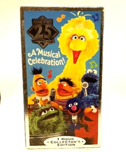 Christmas Eve on Sesame Street VHS Tape with Sleeve - Picture 1 of 6