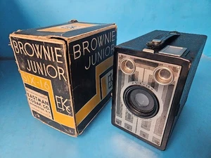 EKC EASTMAN KODAK BROWNIE JUNIOR SIX-16 BOX CAMERA ART DECO W/ ORIGINAL BOX RARE - Picture 1 of 13
