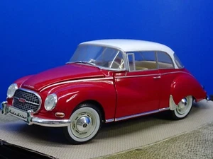 Revell 1:18 Auto Union 1000 S 1999 Modell Auto rot weißes Dach AHW 212 - Bild 1 von 10