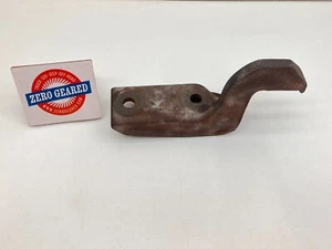 88-97 FORD F450 Front Axle Beam Lower Spring Plate  E8TA-17AO29-AB   Left Hand - Picture 1 of 6