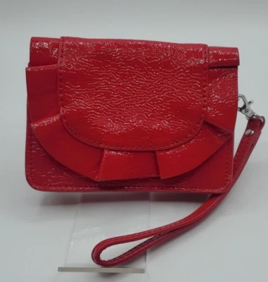 Cartera Baekgaard Coqueta Muñequera Fucsia Rosa Brillante Patente Volantes Cierre Magnético Foto 1 de 4