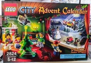 Nuovo e sigillato! LEGO CITY 2824 CALENDARIO DELL'AVVENTO 2010, Ritirato! 5 minifigure, cane, - Foto 1 di 3