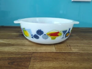 English Pyrex Casserole Dish Vintage - Picture 1 of 6