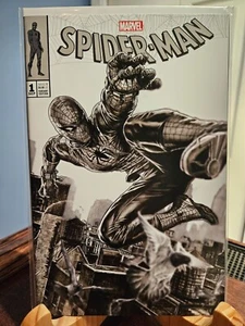 Spider-Man #1 Lee Bermejo B&W NYCC Midtown Comics Variant NM Marvel 2019 - Picture 1 of 7