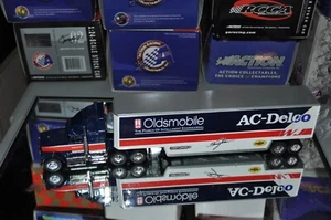 Vintage Warren Jonson's AC-Delco Pro Stock Oldsmobile Transporter 1/64 ERTL - Picture 1 of 7