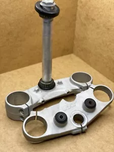 KTM 690 top triple clamp fork 75001031032 75001034032 - Picture 1 of 7