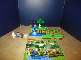 LEGO Minecraft 21114 The Farm complete with minifigures and manual