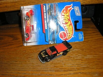 Bonito lote de 3, 2 diferentes Hot Wheels Pikes Peak Tacoma camiones de carreras ENVÍO GRATUITO Foto 1 de 4