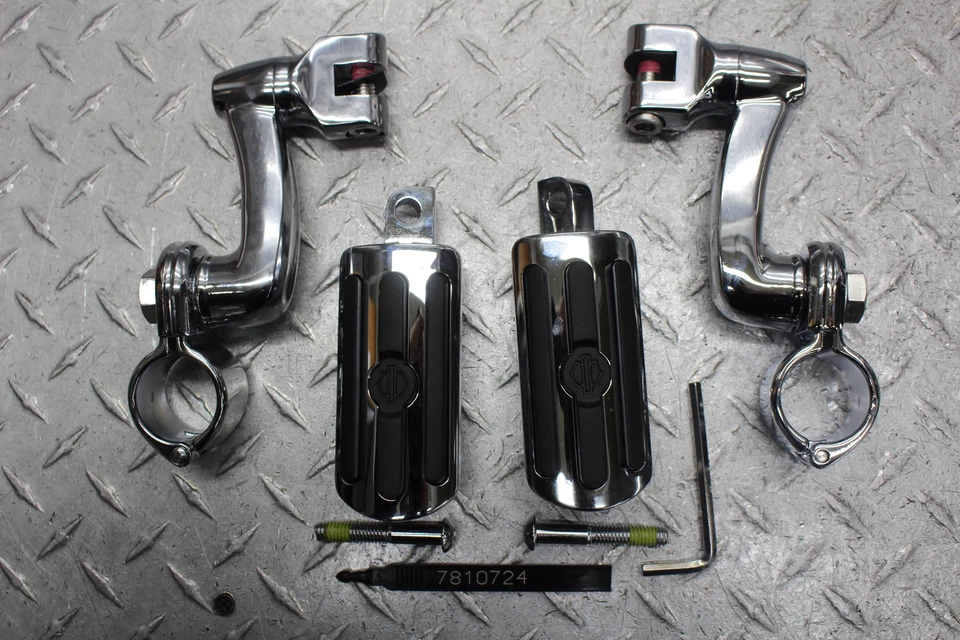 Harley-Davidson Softail Fatboy 2005 reposapiés delanteros cromados para carretera (nuevos) Foto 1 de 4