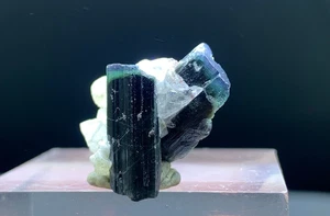 23,50 Karat natürlicher zweifarbiger Turmalin Kristall zum Zusammenstellen - Edelstein - Bild 1 von 7