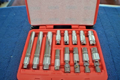 SUPER CLEAN Mac Tools MSPSS-13PC, 13pc Magnetic Spark Plug Socket Set - Image 1 of 4