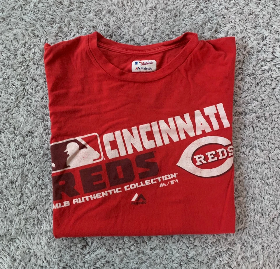 Retro Cincinnati Reds Majestic MLB Ring Spun T-Shirt. Medium. Majestic/MLB.  - Image 1 of 4
