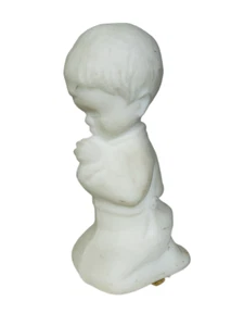 Fenton Kunst Glas Figur Vintage Weihnachten Skulptur betend milchweiß betend Junge - Bild 1 von 5