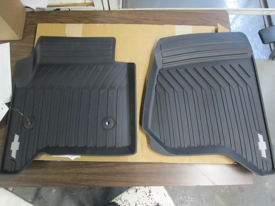 Chevrolet Malibu 2016-2025 OEM GM equipamiento alfombrilla para todo clima 84308981 negro delantero y trasero Foto 1 de 1