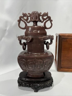 Jarrón ANTIGUA urna con mango de anillo tallado jade púrpura ornamentado con tapa y base Foto 1 de 4