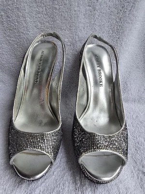 Women’s 7.5 M Audrey Brooke Heels Sparkle Silver Metallic Peep Toe Pumps Wedding - Image 1 of 4