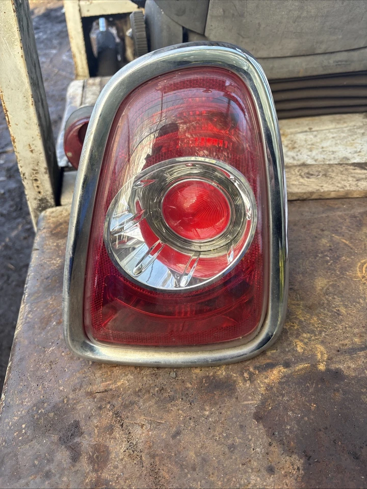 2011 BMW MINI R56/R57 Drivers  Side Complete Rear Light 7255912-04 - Image 1 of 1