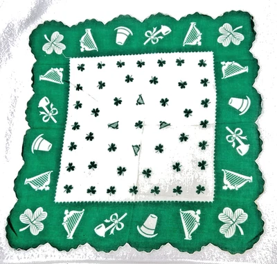 Pañuelo de algodón vintage verde y blanco tréboles arpas 13" Foto 1 de 4