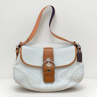 Bolso de hombro hobo COACH Y2K blanco y silla de montar Soho de cuero con solapa F10192 Foto 1 de 4