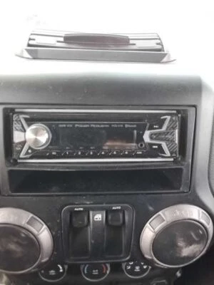 Jeep Wrangler 2012 equipo de audio radio 2578854 Foto 1 de 4