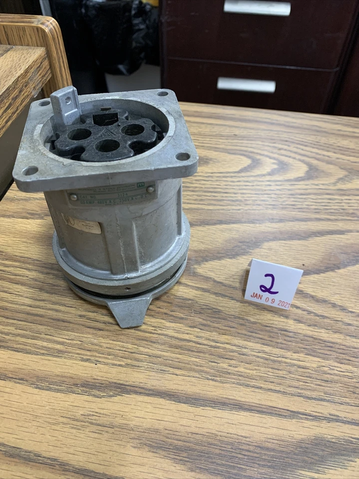 Russell Stoll 3124 Plug 60A 480VAC , 250V AC-DC - Image 1 of 4