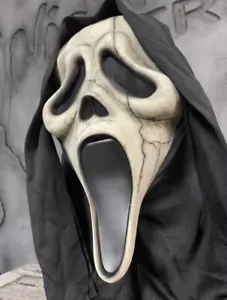 Maschera Ghostface Scream 6 Stu Macher Rehaul Funworld Movie Prop maschera Halloween - Foto 1 di 5