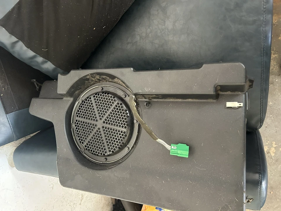 Subwoofer Ford F-250 2013-2016 F250 Foto 1 de 1