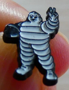 SCHÖNE KLEINE PIN'S BIBENDUM MICHELIN 1,80 CM HOCH - Bild 1 von 5