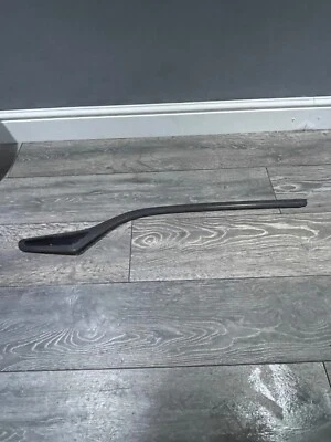 EMBELLECEDOR EXTERIOR TRASERO LADO PASAJERO PEUGEOT 208 MK1 9675024280 Foto 1 de 4