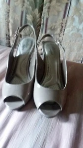 Womens Dexflex Dexter Peep Toe Taupe Wedge Heels Shoes size 8.5 - Picture 1 of 4