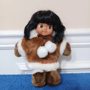 Muñeca esquimal Kipmik anclaje de felpa Alaska piel sintética 10" estilo vintage - Imagen 1 de 11