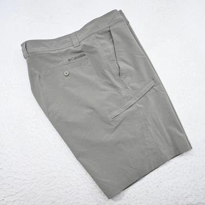 Columbia Fishing Shorts Gray Cargo Pocket Performance Stretch Mens Size 38 x 10" - Image 1 of 4