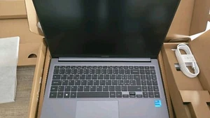 Samsung Galaxy Book4 15.6", Core i3, RAM 8GB,256GB SSD, NP750XGJ-KG5IT -Nuovo - Foto 1 di 3