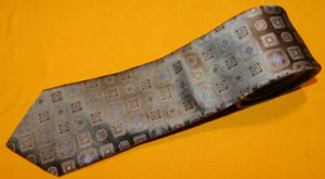 CANALI MADE IN ITALY DUNKELGRÜN/GRÜN/BLAU GEOMETRISCHE KRAWATTE - KRAWATTEN - DESIGNER KRAWATTEN. - Bild 1 von 4