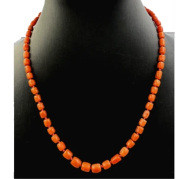 Collana di corallo a scalare chiusura in argento 925 vintage '70 Made in Italy - Immagine 1 di 4