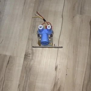 ** GE Refrigerator Water Valve RIV-12AE-21 PSS25NGNA ** 2924 004 - Picture 1 of 4