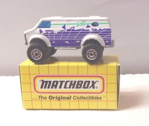 MJ7 Matchbox - Yellow Box - MB26 Chevy Van - White - Picture 1 of 4